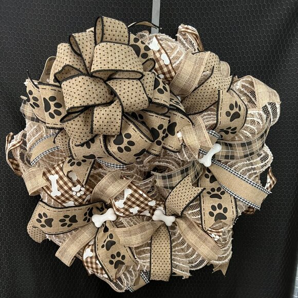Dog Wreath Made of Deco Mesh - Picture 1 of 1